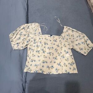 Old Navy Blue Floral Puff Sleeve Blouse